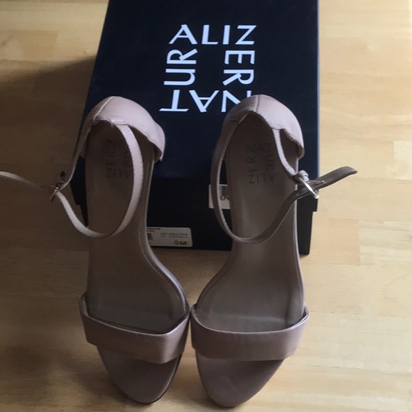 Naturalizer size 9M - Picture 1 of 4